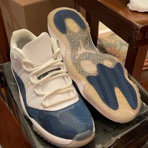 Jordan Sneakers White and Navy